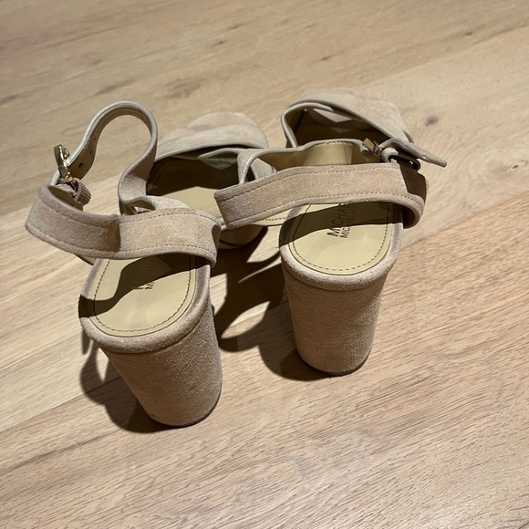 Michael Kors Sandals (size 6.5) - Picture 4 of 7